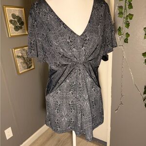 Daisy Fuentes Black Patterned Blouse